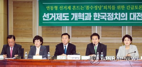 여 "야당심판" 한국당 "폭주저지"…공천본격화 속 보수통합 속도