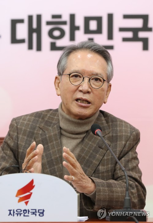 김형오 "오늘 이후 저를 찾아오면 엄청난 불이익 당할 것"