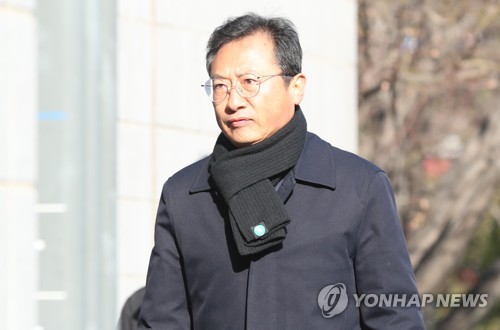 '국회앞 집회 폭력' 김명환 민노총 위원장 집유…法 "중대 범죄"