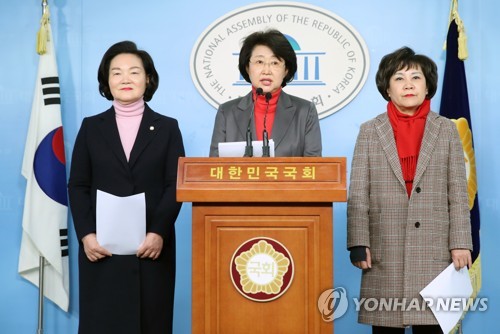 한국당 복지위원들 "우한폐렴 전수검사 중국 全노선 확대해야"