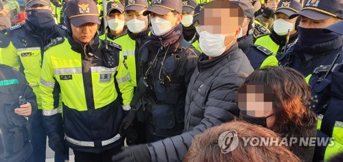 우한교민 머물 아산 곳곳에 방역시설…반발주민은 일단 해산