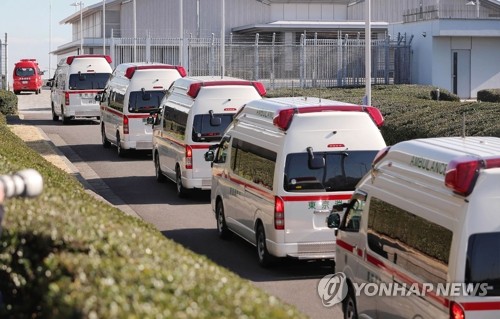 아베 "신종코로나 감염증 있는 사람, 입국 거부할 것"(종합)