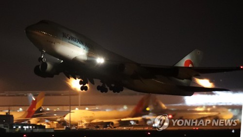 한국인 최대 360명 데려올 전세기 우한공항 도착…아침 귀환