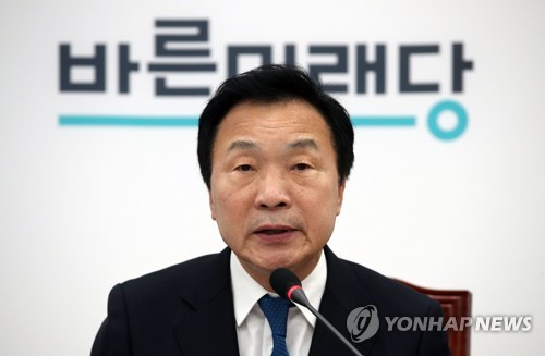 손학규 "안철수, 귀국 때부터 각본 따라 탈당·창당 행보…허탈"