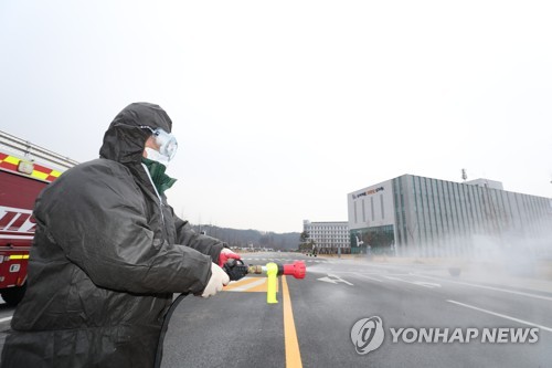 '우한 교민 반대' 진천 주민들 기류 변화…"수용 막지 않겠다"