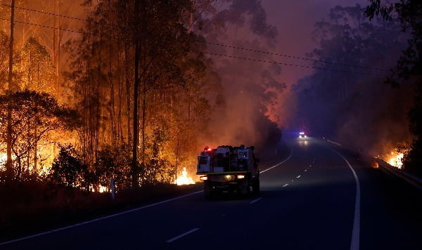 호주, 최악의 산불에 '비상사태' 선포…서울 면적 80배 불타