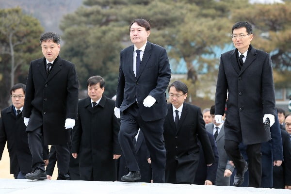 '조국 맹탕 수사로 검찰 인사 명분 줬다' 윤석열 라인이 떠는 까닭