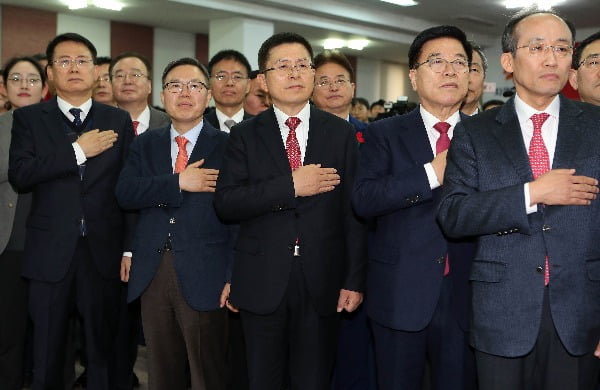 한국당, 7개월 연속 총선에서 절대 찍고 싶지 않은 정당 1위