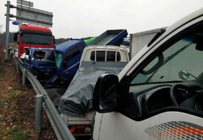 또 블랙아이스…'합천 사고'로 차량 40여 대 연쇄 추돌