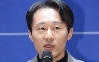 與野, 나란히 인재 영입…총선 시계 휴일에도 '째깍째깍'