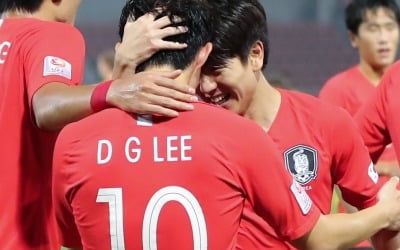 세계 최초 9회 연속 올림픽 진출…한국 남자축구 호주에 2-0 완승