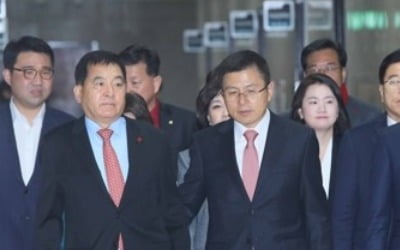 조해진·류성걸 등 24명 한국당 재입당…"보수대통합 시작"