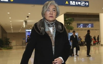 강경화, 한미 등 연쇄회담 마치고 귀국…"유익한 시간"