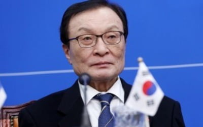 이해찬 "조국 수사, 요란 떨었지만 성과없어…수사 자체가 잘못"