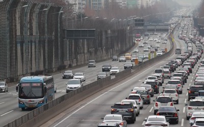 부산→서울 6시간50분…전국 고속도로 곳곳에서 본격 정체