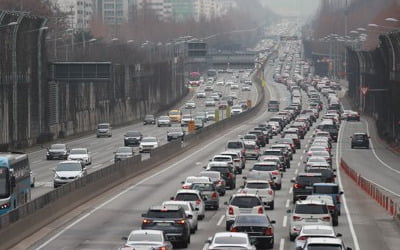 부산→서울 4시간40분…막바지 귀경 정체 오후 9∼10시 해소