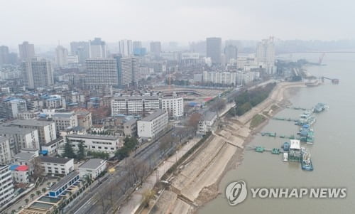 세계 각국 '우한 탈출' 러시 시작…"전세기 좌석 확보하라"