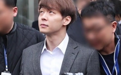 호감 vs 비호감|은퇴 공언했던 박유천, 팬들 앞에선 "다시 활동할 것"