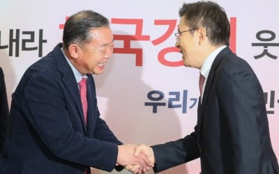 '손학규 최측근' 이찬열 한국당 입당…"친절히 맞아준 황교안에 감사"