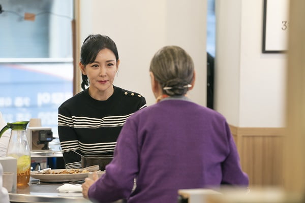 '밥은 먹고 다니냐' 이상아 /사진=SBS플러스 제공