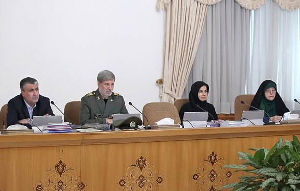 26일 이란 국무회의에 참석한 엡데카르 부통령(사진 맨 오른쪽)  /이란대통령실