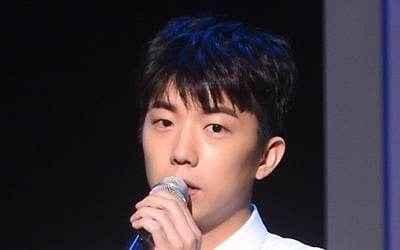 우영 전역, 코로나19로 "말년 휴가 중 복귀 않고 제대 처리"