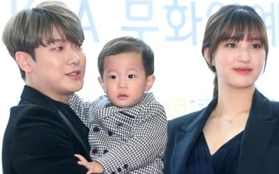 최민환♥율희, 세 아이 부모됐다 "쌍둥이 건강하게 출산…더 열심히 살겠다" [전문]