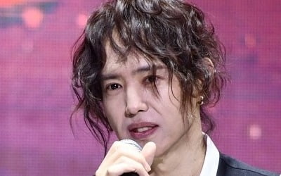 양준일 1위, 에세이 초당 1부씩 팔려…출판계마저 돌풍