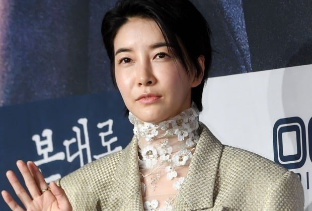 진서연 "마스크 폭리에 정부 방관" 쓴소리…갑론을박