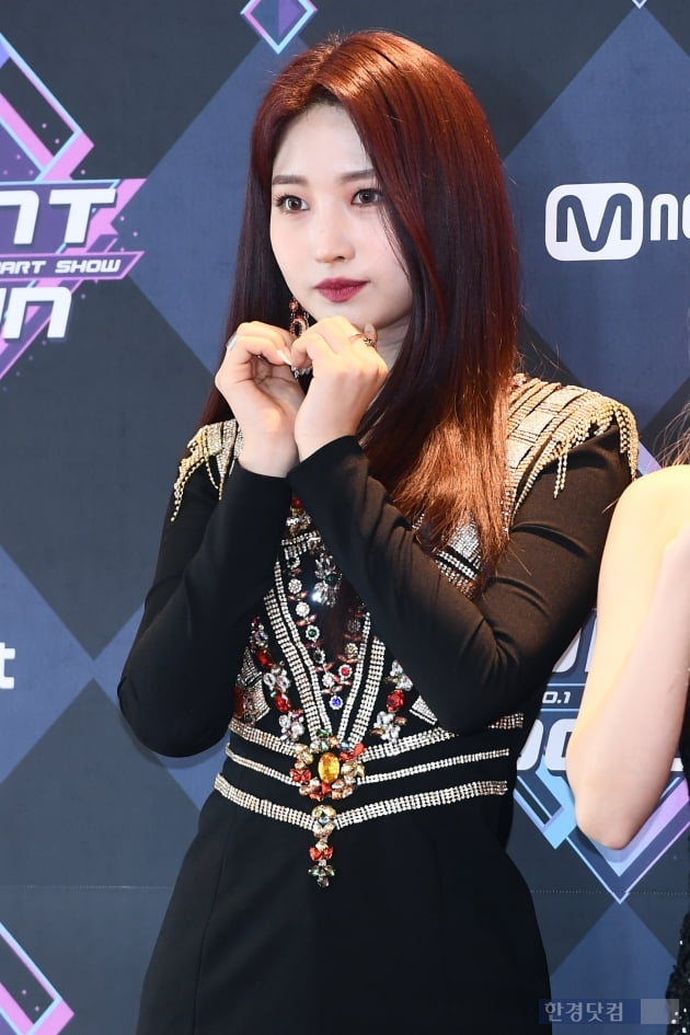 [포토] 에버글로우 시현, '도도한 눈빛 카리스마'