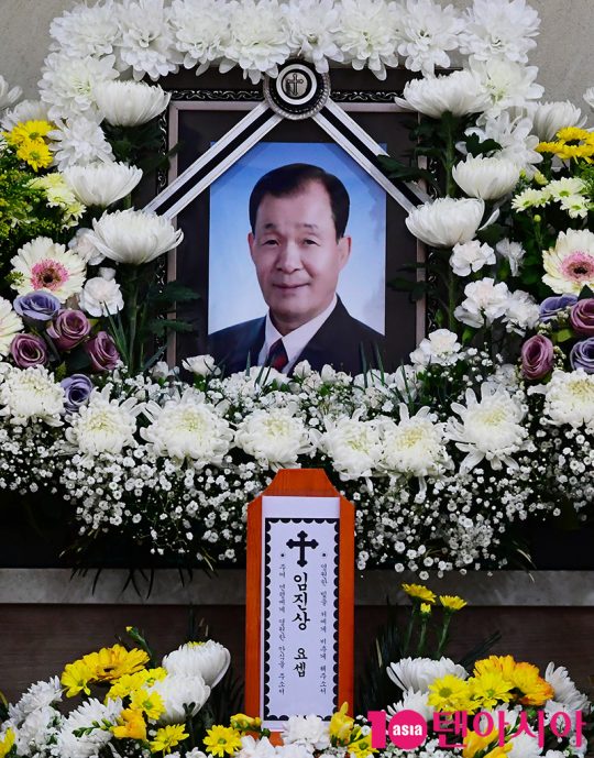 인천 연수성당 장례식장에 마련된 코미디언 임희춘 씨의 빈소