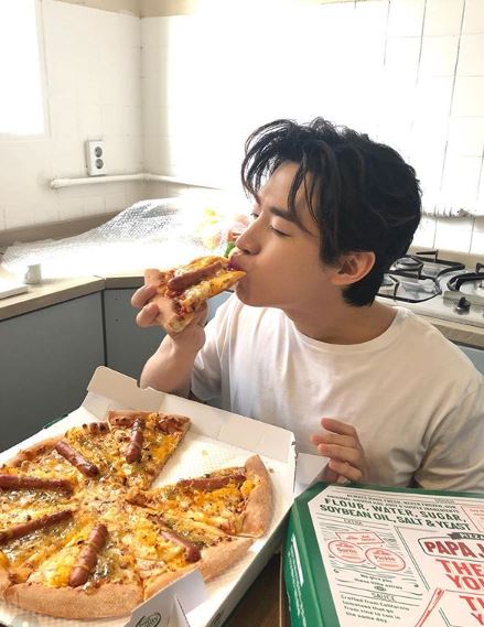 /사진=헨리 인스타그램