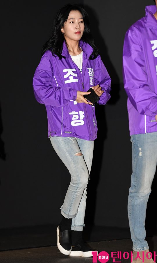 배우 조수향이 22일 오후 서울 방화동 롯데시네마 김포공항점에서 열린 영화 ‘정직한 후보’ 무대인사에 참석하고 있다.
