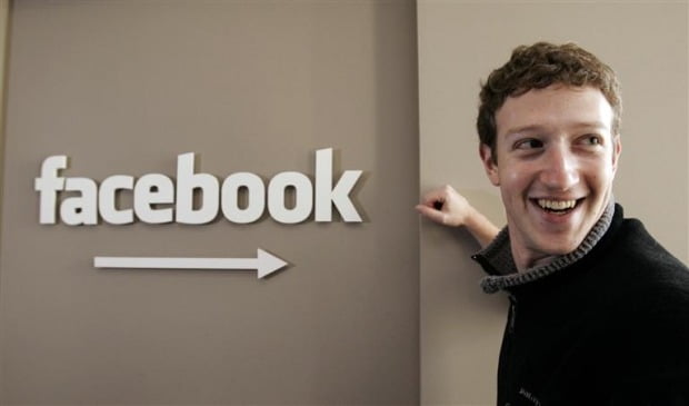 하버드대 학생들 대상으로 한 페이스북을 창업해 글로벌 기업으로 키운 마크 저커버그. / 사진=AP