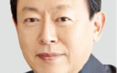 신동빈 롯데 회장, 호텔롯데 대표서 물러났다