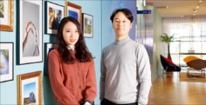 김건태 UNIST 에너지 및 화학공학부 교수(오른쪽)와 성아림 연구원.  /UNIST  제공 