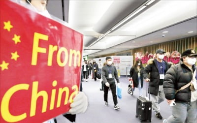 "국민안전 위해 중국인 입국 금지" vs "실효성 적고 제2 사드보복 우려"