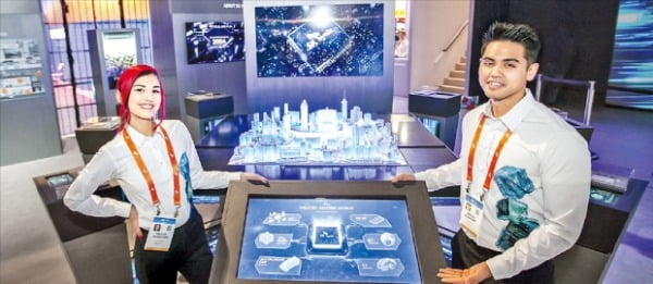 SK하이닉스가 지난 1월 미국 라스베이거스에서 열린 세계 최대 전자쇼 ‘CES 2020’에서 운영한 부스 모습.  SK그룹 제공 