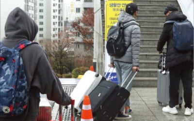 기숙사 꺼려 뿔뿔이 흩어지는 中 유학생…대학가 '비상'