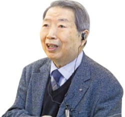 [책마을] "의식은 살아있는 인간의 고유 영역…AI가 결코 따라올 수 없어"