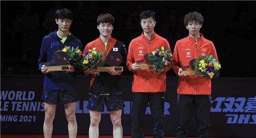 탁구 장우진-조대성, 중국 마룽-린가오윤 꺾고 독일오픈 우승