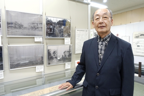 일본 역사학자 요시다 교수 "모은 자료, 한국에 기증 예정"