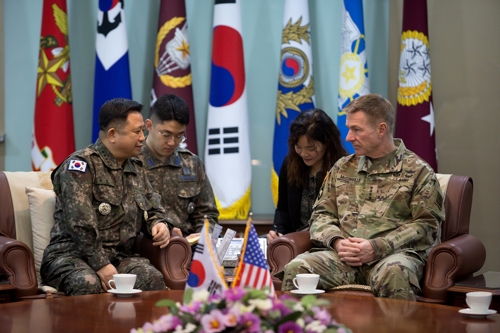 박한기 합참의장, 미국 육군총장 접견…"정부노력 뒷받침"