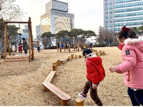 전주시청 광장, 어린이 놀이터로 변신…도심 팝업 놀이터 확대