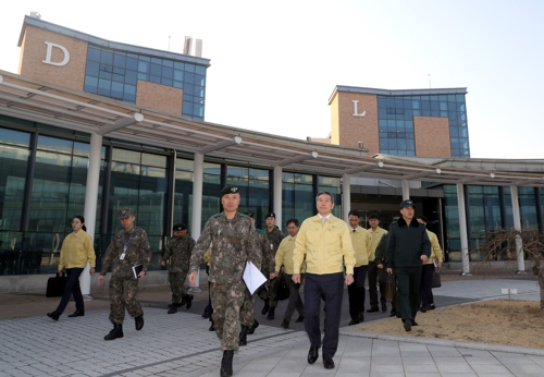 정경두, 우한교민 생활시설 국방어학원 점검…'최선 다해 지원"