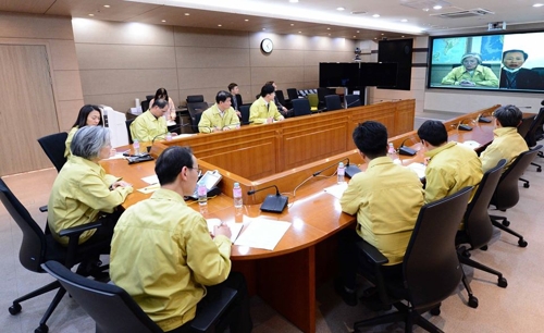 강경화, 우한 영사에 감사 전화…"여러분 덕분에 국민 안전"