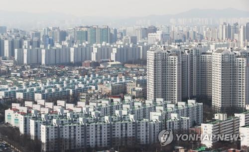 [부동산을 흔드는 손] ④ "사이버공간이 시장과열 진원지"…커지는 규제론