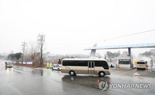 3차 귀국 우한교민 수용 국방어학원 '평온속 긴장감'