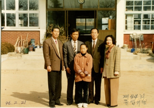 경남교육청, 시대별 졸업 풍경 사진변천사 홈페이지 공개