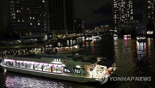 도쿄서 코로나19 연쇄감염 의심…사망자 사위·동료·종업원